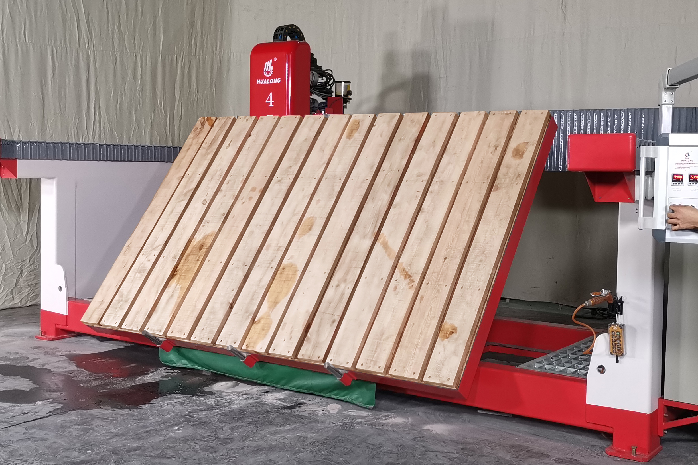 מסור גשר מאבן אינפרא אדום מכונת חיתוך עם שולחן עבודה סיבובי